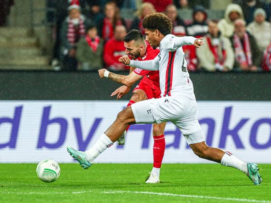 Sargis Adamyan (FC Köln Koeln, 23) im Zweikampf gegen Youcef Atal (OGC Nizza Nice, 20), GER, FC Köln Koeln vs. OGC Nizza Nice, UEFA Conference League 2022 23, Gruppenphase, Gruppe D, 6. Spieltag, 03.11.2022, GER, FC Köln Koeln vs. OGC Nizza Nice, UEFA Conference League 2022 23, Gruppenphase, Gruppe D, 6. Spieltag, 03.11.2022, Foto: Eibner-Pressefoto Gabriel Boia Köln Koeln Copyright: xEibner-Pressefoto GabrielxBoiax EP_EER