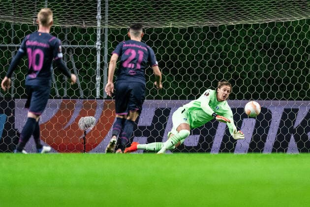 221103 Goalkeeper Johan Dahlin of Malmö FF during the UEFA Europa League between Braga and Malmö FF on November 3, 2022 in Braga. Photo: Petter Arvidson BILDBYRAN kod PA PA0430 fotboll football soccer fotball uefa europa league braga malmö ff bbeng Copyright: PETTERxARVIDSON BB221103PA061