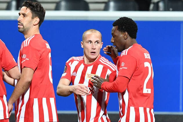 Fussball, Herren, Saison 2022 2023, Europa League (Gruppenphase, Gruppe D, 6. Spieltag), Royale Union Saint-Gilloise - 1. FC Union Berlin, v. l. Rani Khedira (1. FC Union Berlin, 8), Sven Michel (1. FC Union Berlin, 11) und Sheraldo Becker (1. FC Union Berlin, 27) Torjubel, Jubel nach dem Tor zum 0:1 , 03.11. 2022, Copyright: xSebastianxRäppold MatthiasxKochx