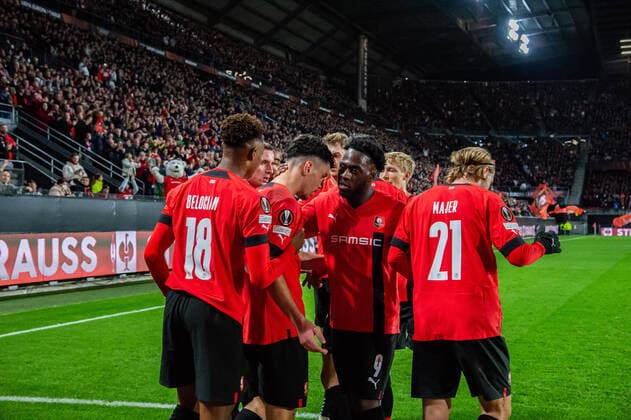 Joie des joueurs du Stade Rennais aprÃ s le but de Matthis Abline (Stade Rennais) FOOTBALL : Stade Rennais x AEK Larnaca - Ligue Europa - JournÃ e 6 - 03 11 2022 BaptisteAutissier Panoramic 