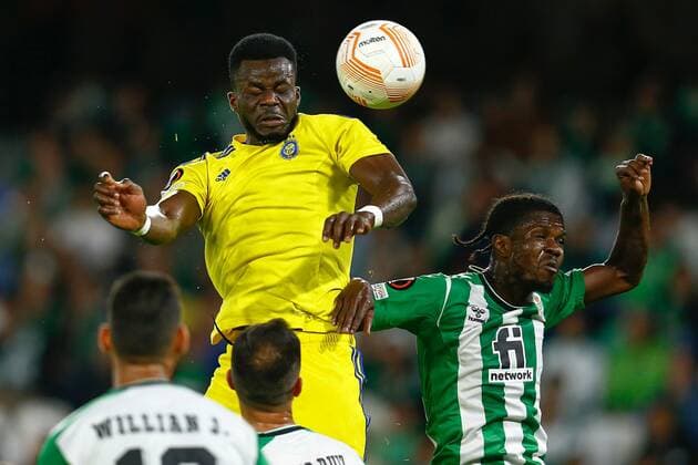 Mandatory Credit: Photo by Pressinphoto Shutterstock (13607381e) Malik Abubakari of HJK Helsinki and Paul Akouokou of Real Betis Real Betis v HJK Helsinki, UEFA Europa League, Group C, date 6. Football, Benito Villamarin Stadium, Sevilla, Spain - 03 Nov 2022 Editorial use only Real Betis v HJK Helsinki, UEFA Europa League, Group C, date 6. Football, Benito Villamarin Stadium, Sevilla, Spain - 03 Nov 2022 Editorial use only  Copyright: xPressinphoto Shutterstockx 13607381e