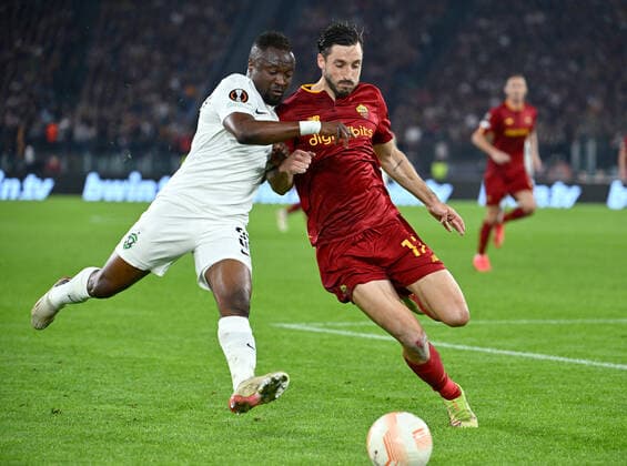 November 3, 2022, ROME: AS Roma s Matias Vina (R) vies for the ball with PFC Ludogorets Bernard Tekpetey during the UEFA Europa League group C soccer match between AS Roma and PFC Ludogorets at Olimpico stadium in Rome, Italy, 03 November 2022. ANSA ETTORE FERRARI. AS Roma vs PFC Ludogorets  - ZUMAa110 20221103_zaf_a110_024 Copyright: xEttorexFerrarix