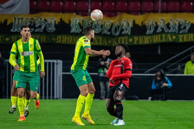 Arnaud Kalimuendo (Stade Rennais) Nenad Tomovic (AEK Larnaca) FOOTBALL : Stade Rennais x AEK Larnaca - Ligue Europa - JournÃ e 6 - 03 11 2022 BaptisteAutissier Panoramic 