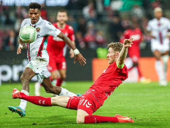 Florian Kainz (FC Köln Koeln, 11) am Ball, in Aktion, Einzelaktion, GER, FC Köln Koeln vs. OGC Nizza Nice, UEFA Conference League 2022 23, Gruppenphase, Gruppe D, 6. Spieltag, 03.11.2022, GER, FC Köln Koeln vs. OGC Nizza Nice, UEFA Conference League 2022 23, Gruppenphase, Gruppe D, 6. Spieltag, 03.11.2022, Foto: Eibner-Pressefoto Gabriel Boia Köln Koeln Copyright: xEibner-Pressefoto GabrielxBoiax EP_EER