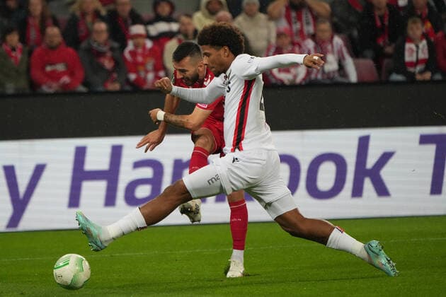 GER, Europa Conference League, Gruppenphase, 6 Spieltag, 1. FC Koeln (GER) vs. OGC Nizza (FRA) 03.11.2022, Rheinenergie Stadion, Koeln, GER, Europa Conference League, Gruppenphase, 6 Spieltag, 1. FC Koeln (GER) vs. OGC Nizza (FRA), im Bild: Jean-Clair Todibo (Nizza 25), im Zweikampf gegen Sargis Adamyan (FC Koeln 23),
