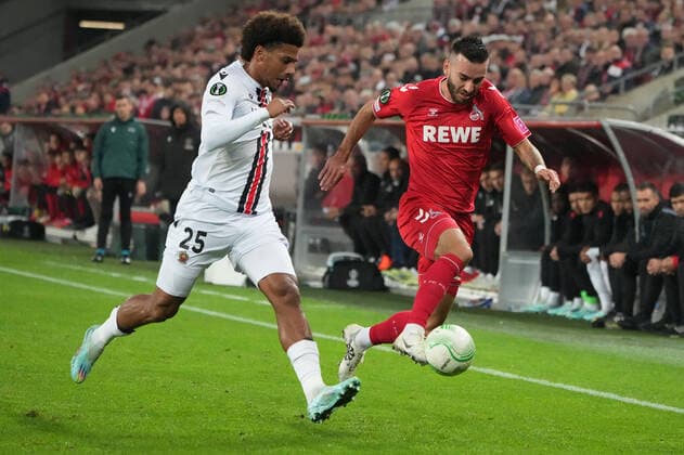 GER, Europa Conference League, Gruppenphase, 6 Spieltag, 1. FC Koeln (GER) vs. OGC Nizza (FRA) 03.11.2022, Rheinenergie Stadion, Koeln, GER, Europa Conference League, Gruppenphase, 6 Spieltag, 1. FC Koeln (GER) vs. OGC Nizza (FRA), im Bild: Sargis Adamyan (FC Koeln 23), im Zweikampf gegen Jean-Clair Todibo (Nizza 25),