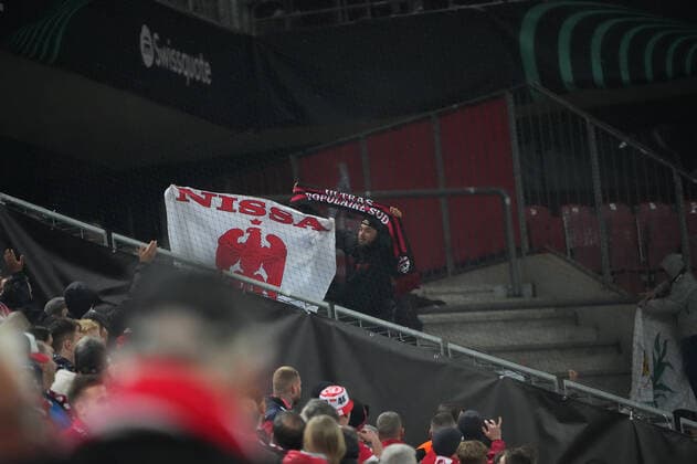 GER, Europa Conference League, Gruppenphase, 6 Spieltag, 1. FC Koeln (GER) vs. OGC Nizza (FRA) 03.11.2022, Rheinenergie Stadion, Koeln, GER, Europa Conference League, Gruppenphase, 6 Spieltag, 1. FC Koeln (GER) vs. OGC Nizza (FRA), im Bild: die ersten poebelnden Franzosen