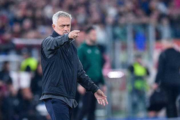 AS Roma v PFC Ludogorets - UEFA Europa League Jose Mourinho of AS Roma gestures during the UEFA Europa League Group C stage match between AS Roma and PFC Ludogorets at Stadio Olimpico, Rome, Italy on 3 November 2022. Rome Rome Italy  Copyright: xGiuseppexMaffiax originalFilename:maffia-asromavp221103_npbMZ.jpg