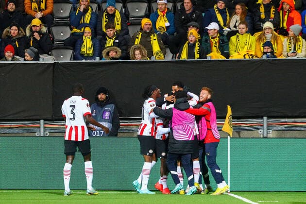 Soccer, the group stage match in Europe Leauge 2022 2023 Bodo Glimt PSV Bodo 20221103 The players from PSV Eindhoven celebrate after taking the lead 2 0 during the group stage match in Europe Leauge 2022 2023 between Bodo Glimt and PSV Eindhoven Photo Mats Torbergsen NTB Bodo Norway  Copyright: xMatsxTorbergsenx xNTBx EDITORIAL USE ONLY. RESTRICTED USE FOR BETTING COMPANIES