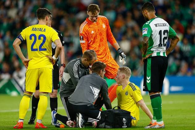 Mandatory Credit: Photo by Pressinphoto Shutterstock (13607381v) Matti Peltola of HJK Helsinki Real Betis v HJK Helsinki, UEFA Europa League, Group C, date 6. Football, Benito Villamarin Stadium, Sevilla, Spain - 03 Nov 2022 Editorial use only Real Betis v HJK Helsinki, UEFA Europa League, Group C, date 6. Football, Benito Villamarin Stadium, Sevilla, Spain - 03 Nov 2022 Editorial use only  Copyright: xPressinphoto Shutterstockx 13607381v