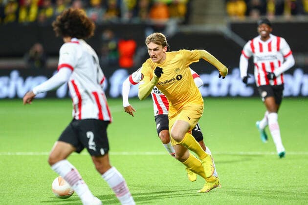 Football, the group stage match in Europe Leauge 2022 2023 Bodo Glimt PSV Bodo 20221103 The home teams Runar Espejord in action during the group stage match in Europe Leauge 2022 2023 between Bodo Glimt and PSV Eindhoven Photo Mats Torbergsen NTB Bodo Norway  Copyright: xMatsxTorbergsenx xNTBx EDITORIAL USE ONLY. RESTRICTED USE FOR BETTING COMPANIES