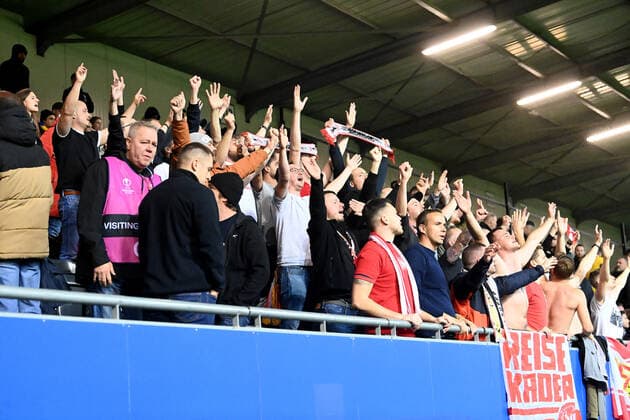 Fussball, Herren, Saison 2022 2023, Europa League (Gruppenphase, Gruppe D, 6. Spieltag), Royale Union Saint-Gilloise - 1. FC Union Berlin, Einige Fans von 1. FC Union Berlin sind trotz Verbot seit Beginn der 2. Halbzeit im Stadion , 03.11. 2022, Copyright: xSebastianxRäppold MatthiasxKochx