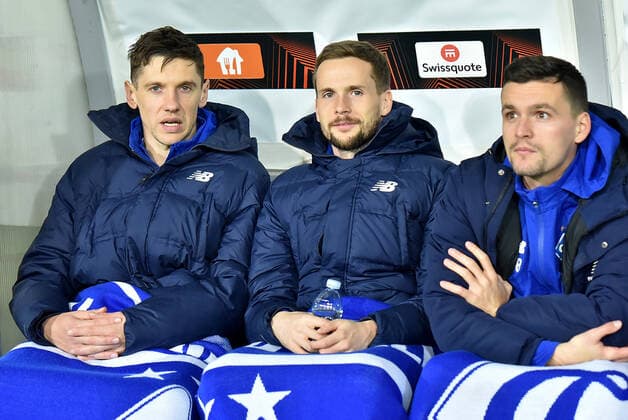 2022.11.03 Krakow Pilka nozna, Liga Europy UEFA, sezon 2022 2023 Dynamo Kijow - Fenerbahce SK N z Tomasz Kedziora (w srodku) na lawce rezerwowych Foto Krzysztof Porebski PressFocus 2022.11.03 Krakow Football, UEFA Europa League, 2022 23 season FC Dynamo Kyiv - Fenerbahce Spor Kulubu Tomasz Kedziora (w srodku) na lawce rezerwowych Credit: Krzysztof Porebski PressFocus NEWSPIX.PL --- Newspix.pl  20221103PF_KP102