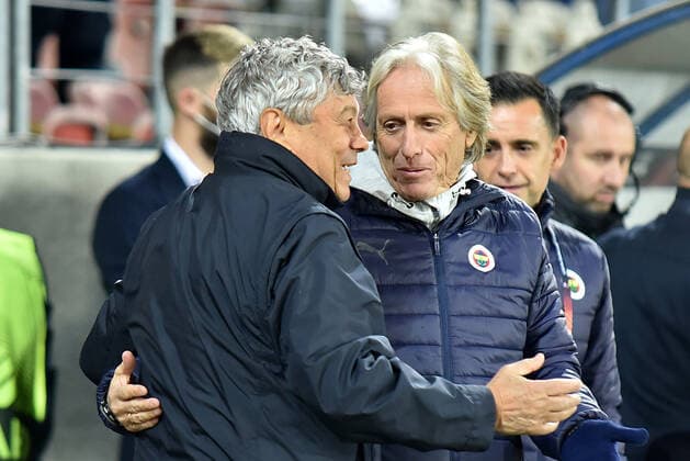 2022.11.03 Krakow Pilka nozna, Liga Europy UEFA, sezon 2022 2023 Dynamo Kijow - Fenerbahce SK N z Mircea Lucescu, Jorge Jesus Foto Krzysztof Porebski PressFocus 2022.11.03 Krakow Football, UEFA Europa League, 2022 23 season FC Dynamo Kyiv - Fenerbahce Spor Kulubu Mircea Lucescu, Jorge Jesus Credit: Krzysztof Porebski PressFocus NEWSPIX.PL --- Newspix.pl  20221103PF_KP104
