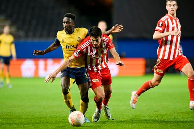 LEUVEN, BELGIUM - NOVEMBER 03 : Amani Lazare midfielder of Union St-Gilloise fights for the ball with Leite Diogo defender of Union Berlin during UEFA Europa league match between Union St-Gilloise and Union Berlin at the King Power Stadium at den Dreef November 3, 2022 in Leuven, Belgium, 3 11 2022 ( Union ST-Gilloise v Union Berlin PhotoNews Panoramic 