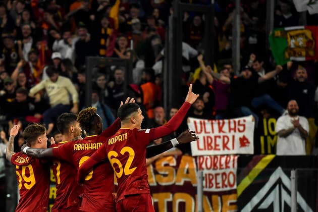Lorenzo Pellegrini of AS Roma (2l) celebrates with team mates Nicola Zalewski, Tammy Abraham and Cristian Volpato after scoring the goal of 2-1 during the Europa League Group C football match between AS Roma and Ludogorets at Olimpico stadium in Roma (Italy), November 3rd, 2022. Photo Antonietta Baldassarre Insidefoto andreaxstaccioli