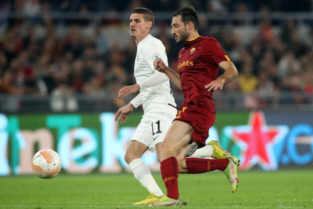 Rome, Italy 03.11.2022: Kiril Despodov of Ludogorests, Bryan Cristante in action during the Europe Uefa League 2022-2023 Group C, day 6, football match between AS Roma vs Ludogorets at Olympic Stadium in Rome.  Copyright: xmarcoxiacobuccix xipa-agency.netx xmarcoxiacobuccix 0