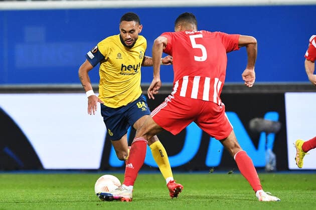 Fussball, Herren, Saison 2022 2023, Europa League (Gruppenphase, Gruppe D, 6. Spieltag), Royale Union Saint-Gilloise - 1. FC Union Berlin, v. l. Loic Lapoussin (Royale Union Saint-Gilloise, 94) und Danilho Doekhi (1. FC Union Berlin, 5) im Zweikampf , 03.11. 2022, Copyright: xSebastianxRäppold MatthiasxKochx