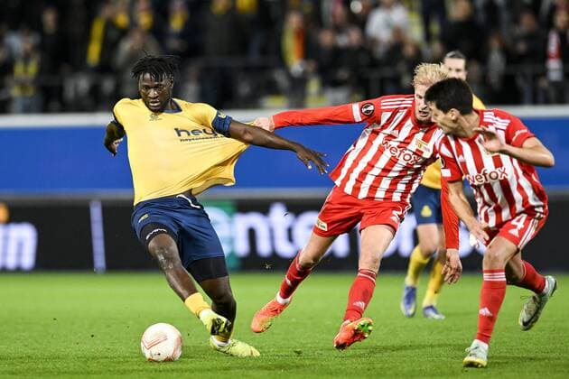 LEUVEN, BELGIUM - NOVEMBER 03 : Boniface Victor forward of Union St-Gilloise battles for the ball with Thorsby Morten midfielder of Union Berlin during UEFA Europa league match between Union St-Gilloise and Union Berlin at the King Power Stadium at den Dreef November 3, 2022 in Leuven, Belgium, 3 11 2022 ( Union ST-Gilloise v Union Berlin PhotoNews Panoramic 