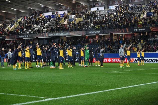 Fussball, Herren, Saison 2022 2023, Europa League (Gruppenphase, Gruppe D, 6. Spieltag), Royale Union Saint-Gilloise - 1. FC Union Berlin, Die Spieler von Royale Union Saint-Gilloise bejubeln den Gruppensieg , 03.11. 2022, Copyright: xSebastianxRäppold MatthiasxKochx