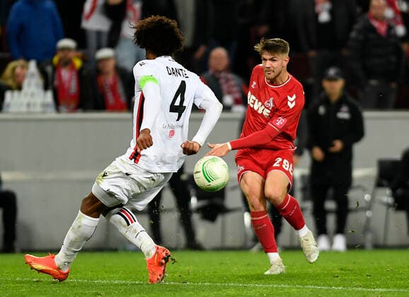 03.11.2022, Cologne, Germany, RheinEnergieStadium, 1. FC Koeln vs OGC Nizza - UEFA Europa Conference League - Group D, Dante (OGC Nice) und Jan Thielmann (1. FC Koeln) im Zweikampf (Foto Ralf Treese) Cologne RheinEnergieStadium North Rhine-Westphalia Germany
