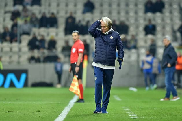 2022.11.03 Krakow Pilka nozna, Liga Europy UEFA, sezon 2022 2023 Dynamo Kijow - Fenerbahce SK N z Jorge Jesus Foto Krzysztof Porebski PressFocus 2022.11.03 Krakow Football, UEFA Europa League, 2022 23 season FC Dynamo Kyiv - Fenerbahce Spor Kulubu Jorge Jesus Credit: Krzysztof Porebski PressFocus NEWSPIX.PL --- Newspix.pl  20221103PF_KP174