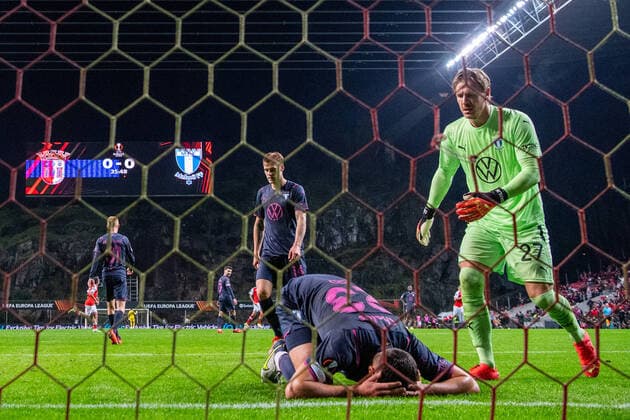 221103 MatÄ?j Chalus, Felix Beijmo and goalkeeper Johan Dahlin of Malmö FF looks dejected after the 1-0 goal during the UEFA Europa League between Braga and Malmö FF on November 3, 2022 in Braga. Photo: Petter Arvidson BILDBYRAN kod PA PA0430 fotboll football soccer fotball uefa europa league braga malmö ff bbeng depp Copyright: PETTERxARVIDSON BB221103PA165