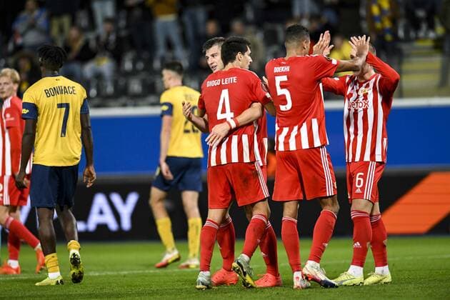 LEUVEN, BELGIUM - NOVEMBER 03 : Leite Diogo defender of Union Berlin and Knoche Robin defender of Union Berlin celebrate after winning the UEFA Europa league match between Union St-Gilloise and Union Berlin at the King Power Stadium at den Dreef November 3, 2022 in Leuven, Belgium, 3 11 2022 ( Union ST-Gilloise v Union Berlin PhotoNews Panoramic 