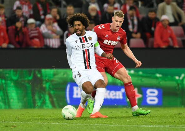 03.11.2022, Cologne, Germany, RheinEnergieStadium, 1. FC Koeln vs OGC Nizza - UEFA Europa Conference League - Group D, Dante (OGC Nice) und Steffen Tigges (1. FC Koeln) im Zweikampf (Foto Ralf Treese) Cologne RheinEnergieStadium North Rhine-Westphalia Germany