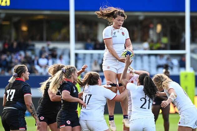 Rugby, WM Frauen, Kanada - England 5th November 2022; Auckland, New Zealand: Abbie Ward of England during a line out. Canada versus England, Women& x2019;s Rugby World Cup New Zealand 2021 (played in 2022) Semi Final match at Eden Park, Auckland, New Zealand  ActionPlus12445020 AndrewxCornaga