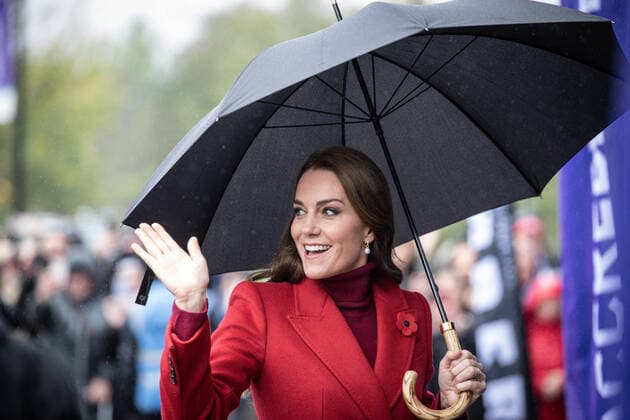 Bilder des Jahres, Sport 11 November Sport Themen der Woche KW44 Rugby League World Cup 2021 Quarter Final England v Papua New Guinea The Princess of Wales (Kate Middleton) waves to the crowds as she arrives at the during the Rugby League World Cup 2021 Quarter Final match England vs Papua New Guinea at DW Stadium, Wigan, United Kingdom, 5th November 2022 (Photo by Mark Cosgrove News Images) Wigan DW Stadium Greater Manchester United, ManU Kingdom Copyright: xMarkxCosgrove NewsxImagesx