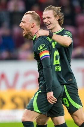 Sport Themen der Woche KW44 Maximilian Arnold (VFL Wolfsburg) bejubelt den Treffer zum 0:2 mit Patrick Wimmer (VFL Wolfsburg), FSV Mainz 05 vs VFL Wolfsburg, Fussball, 1. Bundesliga, 05.11.2022 FSV Mainz 05 vs VFL Wolfsburg, Fussball, 1. Bundesliga, 05.11.2022 *** Maximilian Arnold VFL Wolfsburg celebrates the goal to 0 2 with Patrick Wimmer VFL Wolfsburg , FSV Mainz 05 vs VFL Wolfsburg, Football, 1 Bundesliga, 05 11 2022 FSV Mainz 05 vs VFL Wolfsburg, Football, 1 Bundesliga, 05 11 2022 Copyright: xAlexanderxNeis Eibner-Pressefotox