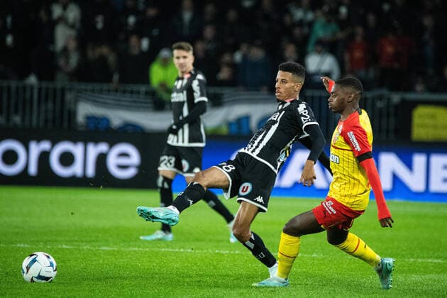 Azz-Eddine Ounahi (Angers SCO) FOOTBALL : Angers SCO vs RC Lens - Ligue 1 - Journee 14 - 05 11 2022 BaptisteAutissier Panoramic 