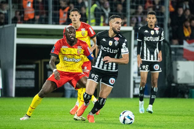 Nabil Bentaleb (SCO ANGERS) Seko Fofana (RC Lens) FOOTBALL : Angers SCO vs RC Lens - Ligue 1 - Journee 14 - 05 11 2022 BaptisteAutissier Panoramic 