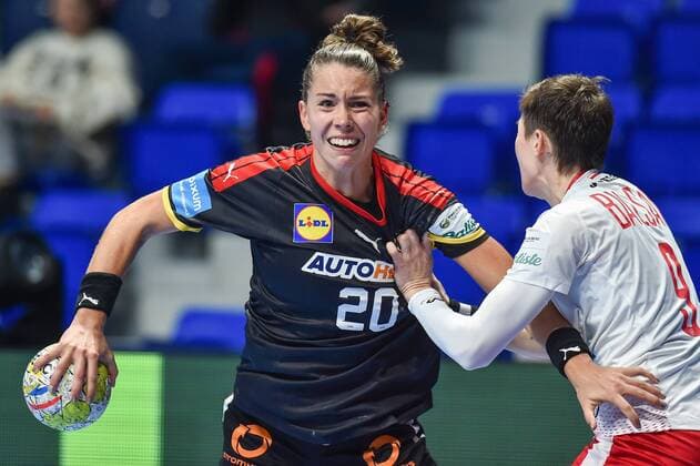 Sport Themen der Woche KW44 Sport Bilder des Tages 2022.11.05 Podgorica Pilka reczna EHF EURO 2022 Mistrzostwa Europy w pilce recznej kobiet Grupa D Polska - Niemcy N z Emily Bolk, Magda Balsam Foto Marcin Bulanda PressFocus 2022.11.05 Podgorica Handball EHF Women s EURO 2022 Phase Group D Polska - Niemcy Emily Bolk, Magda Balsam Credit: Marcin Bulanda PressFocus NEWSPIX.PL --- Newspix.pl  20221105PF_MB449