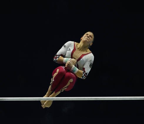 Bilder des Jahres, Sport 11 November Sport Themen der Woche KW44 5th November 2022, M&amp;S Bank Arena, Liverpool, England; 2022 World Artistic Gymnastics Championships Finals; Women s Uneven Bars final -Elisabeth Seitz (GER)  ActionPlus12445704 RogerxEvans