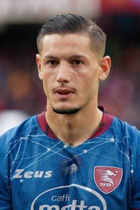 US Salernitana 1919 v US Cremonese - Serie A Pasquale Mazzocchi of US Salernitana looks on during the Serie A match between US Salernitana 1919 and US Cremonese at Stadio Arechi, Salerno, Italy on 5 November 2022. Salerno Salerno Italy  Copyright: xGiuseppexMaffiax originalFilename:maffia-ussalern221105_npcDf.jpg