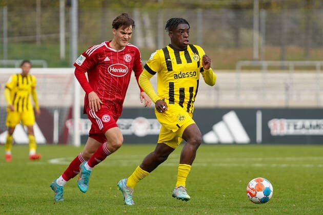 Sonntag, 06.11.2022 Saison 2022 2023 8. Spieltag A-Junioren-Bundesliga, U19-Bundesliga im Paul-Janes-Stadion, Düsseldorf, Germany. Fortuna Düsseldorf 95 U19 - BV Borussia Dortmund U19. Samuel Bamba (Borussia Dortmund U19 10)