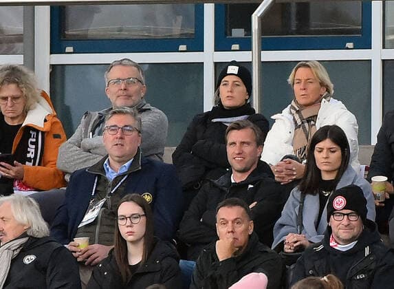 06.11.2022, xhbx, Fussball 1.Bundesliga Damen, Eintracht Frankfurt Frauen - 1.FC Koeln emspor, v.l. Axel Hellmann (Eintracht Frankfurt), Sportvorstand Markus Krösche (Eintracht Frankfurt) , Martina Voss-Tecklenburg (DFB Trainerin) (DFL DFB REGULATIONS PROHIBIT ANY USE OF PHOTOGRAPHS as IMAGE SEQUENCES and or QUASI-VIDEO) Frankfurt am Main