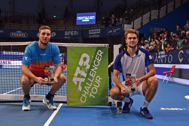 Sport Themen der Woche KW44 Sport Bilder des Tages ATP, Tennis Herren Challenger Trofeo Perrel-Faip 2022 - Day 8 Jan-Lennard Struff of Germany and Otto Virtanen of Finland during the final between Jan-Lennard Struff (GER) and Otto Virtanen (FIN) at ATP Challenger Trofeo Perrel-Faip 2022 at Pala Intred on November 6, 2022 in Bergamo, Italy Bergamo Italy  Copyright: xMichelexMaravigliax originalFilename:maraviglia-tennisat221106_npCsR.jpg