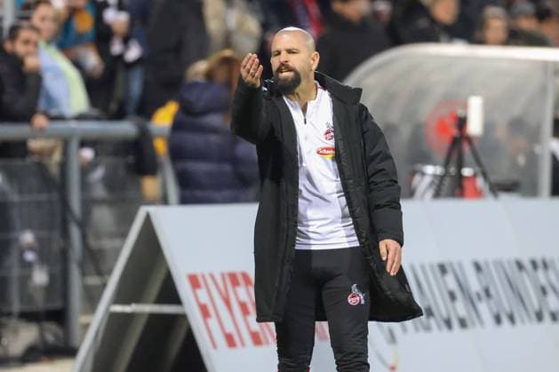 Glass Sascha,(Trainer FC Koeln), GER, Eintracht Frankfurt gegen FC Koeln,Fussball, Frauen, Bundesliga,7. Spieltag,Spielzeit 2022 2023, 06.11.2022, (DFL DFBB REGULATIONS PROBHIT ANY USE OF PHOTOGRAPHERS as IMAGE SEQUENCES and or QUASI-VIDEO ) , GER, Eintracht Frankfurt gegen FC Koeln,Fussball, Frauen, Bundesliga,7. Spieltag,Spielzeit 2022 2023, 06.11.2022, Frankfurt Copyright: xEibner-Pressefoto UlrichxScherbaumx EP_EER