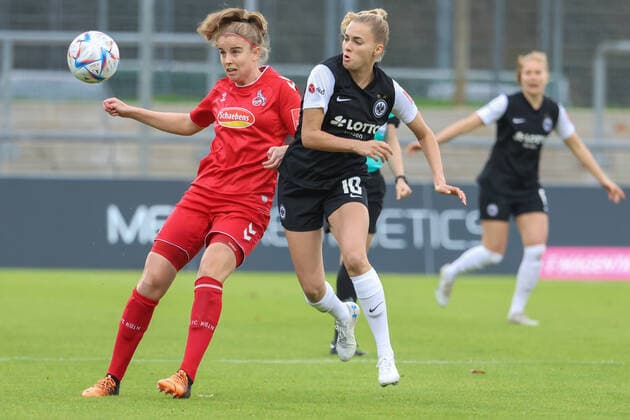 Puntigam Sarah,(FC Koeln, 17),Freigang Laura,(Eintracht Frankfurt, 10), GER, Eintracht Frankfurt gegen FC Koeln,Fussball, Frauen, Bundesliga,7. Spieltag,Spielzeit 2022 2023, 06.11.2022, (DFL DFBB REGULATIONS PROBHIT ANY USE OF PHOTOGRAPHERS as IMAGE SEQUENCES and or QUASI-VIDEO ) , GER, Eintracht Frankfurt gegen FC Koeln,Fussball, Frauen, Bundesliga,7. Spieltag,Spielzeit 2022 2023, 06.11.2022, Frankfurt Copyright: xEibner-Pressefoto UlrichxScherbax EP_EER