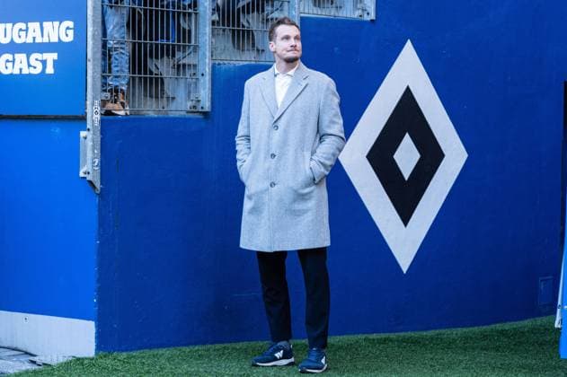 Marcell Jansen (Hamburger SV Praesident) Hamburger SV vs. SSV Jahn Regensburg, Fussball, 2. Bundesliga, Spieltag 15, Saison 2022 23, 06.11.2022 DFL REGULATIONS PROHIBIT ANY USE OF PHOTOGRAPHS AS IMAGE SEQUENCES AND OR QUASI-VIDEO -Pressefoto Marcel von Fehrn Hamburger SV vs. SSV Jahn Regensburg, Fussball, 2. Bundesliga, Spieltag 15, Saison 2022 23, 06.11.2022 Hamburg *** Marcell Jansen Hamburger SV Praesident Hamburger SV vs SSV Jahn Regensburg, Football, 2 Bundesliga, Matchday 15, Season 2022 23, 06 11 2022 DFL REGULATES PROHIBIT ANY USE OF PHOTOGRAPHS AS IMAGE SEQUENCES AND OR QUASI VIDEO Pressefoto Marcel von Fehrn Hamburger SV vs SSV Jahn Regensburg, Football, 2 Bundesliga, Matchday 15, Season 2022 23, 06 11 2022 Hamburg Copyright: xEibner-Pressefoto MarcelxvonxFehrnx EP_EER