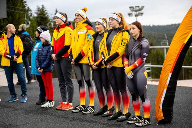 Sport Themen der Woche KW45 07.11.2022, GER, Nutzungsübergabe mit Premiere-Fahrten in der modernisierten LOTTO Thüringen EISARENA Oberhof Zeigt Impressionen der feierlichen Schlüsselübergabe der neuen Schlittenbahn Oberhof LOTTO Thüringen EISARENA Oberho Thüringen Deutschland *** 07 11 2022, GER, handover of use with premiere rides in the modernized LOTTO Thuringia EISARENA Oberhof Shows impressions of the ceremonial handover of the keys of the new toboggan run Oberhof LOTTO Thuringia EISARENA Oberho Thuringia Germany