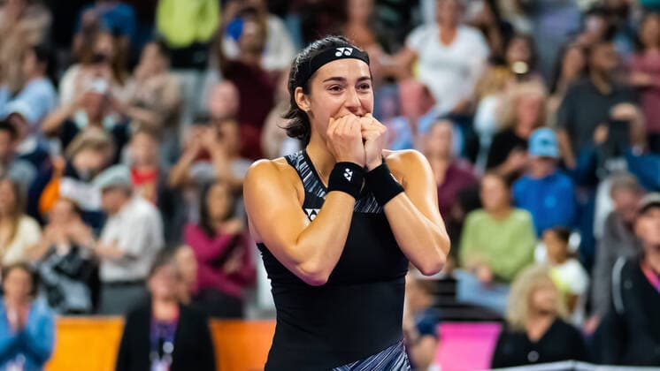 November 7, 2022, FORT WORTH, TEXAS, UNITED STATES: Caroline Garcia of France celebrates winning the final of the 2022 WTA, Tennis Damen Finals Fort Worth tennis tournament against Aryna Sabalenka of Belarus FORT WORTH UNITED STATES - ZUMAa181 20221107_zaa_a181_069 Copyright: xRobxPrangex