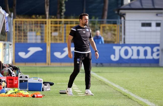 05.11.22 U19 TSG 1899 Hoffenheim - U19 Karlsruher SC Deutschland, Hoffenheim, 05.11.2022, Fussball, U19 Bundesliga Südwest, U19 TSG 1899 Hoffenheim - Karlsruher SC (0:5): Ralf Kettemann (Trainer Karlsruher SC). *** 05 11 22 U19 TSG 1899 Hoffenheim U19 Karlsruher SC Germany, Hoffenheim, 05 11 2022, Football, U19 Bundesliga Südwest, U19 TSG 1899 Hoffenheim Karlsruher SC 0 5 Ralf Kettemann coach Karlsruher SC