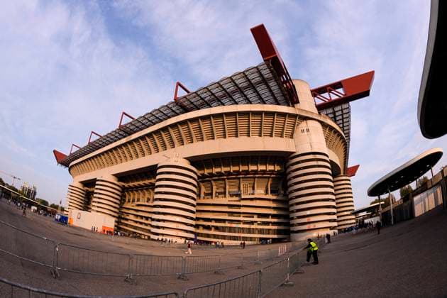 Milan, Italy - October 26: A wide view of San Siro Stadium facade during the UEFA Champions League group C match between FC Internazionale and Viktoria Plzen on October 26, 2022 in Milan, Italy. (Photo by Marcio Machado Eurasia Images) Milan San Siro Stadium Italy
