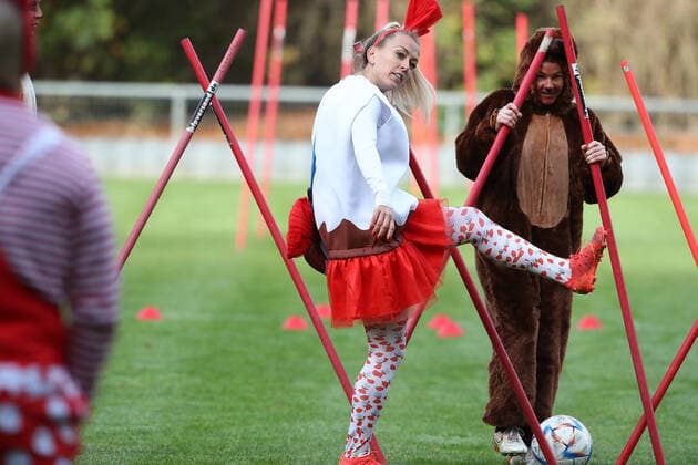 1.FC Köln, Fussball Frauen, 1. Bundesliga, Karnevalstraining, Mandy Islacker (1.FC Köln), Bild: , 11.11.2022