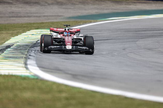 77 BOTTAS Valtteri (fin), Alfa Romeo F1 Team ORLEN C42, action during the Formula 1 Heineken Grande Premio de Sao Paulo 2022, Sao Paulo Grand Prix Grand Prix 2022, 21st round of the 2022 FIA Formula One World Championship, WM, Weltmeisterschaft from November 11 to 13, 2022 on the Interlagos Circuit, in Sao Paulo, Brazil - F1 - SAO PAULO GRAND PRIX 2022 DPPI Panoramic  GOOD3250 copie