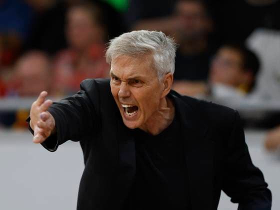 11.11.2022, Germany vs. Finland, FIBA Basketball, World Cup Qualifiers, Deutschland, Bamberg, Brose Arena, Im Bild: v.li. Head-Coach Gordon Herbert (Germany) Copyright: HMBxMedia xHeikoxBecker
